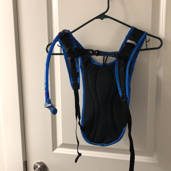 Camelbak water pack - Picture 3 of 14